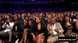 JENNIFER LOPEZ nude in MTV Movie Awards