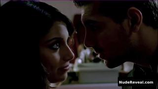 BIPASHA BASU nude in Dhan Dhana Dhan Goal