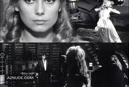 CATHERINE DENEUVE nude in Chateau en Suede
