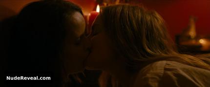 HEATHER GRAHAM nude in Wetlands
