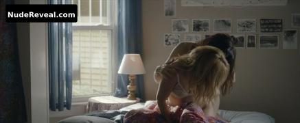 MENA SUVARI nude in Becks