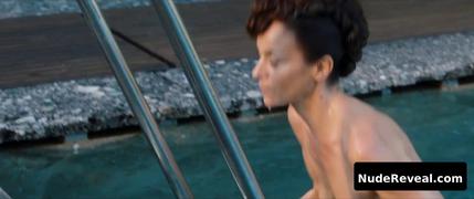 JEANETTE HAIN nude in Herzogpark