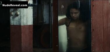 LAETITIA CASTA nude in Une ile