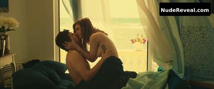 MIRIAM LEONE nude in Metti la nonna in freezer