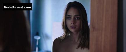 MELISSA BARRERA nude in Dos Veces Tu