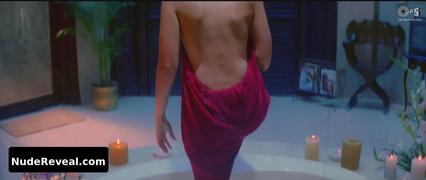 KAREENA KAPOOR nude in Bewafaa