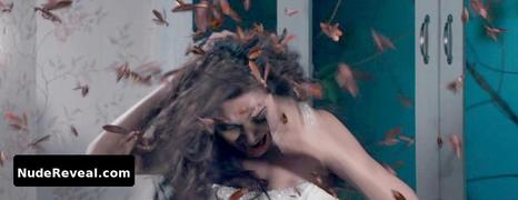 ESHA GUPTA nude in Raaz 3: The Third Dimension