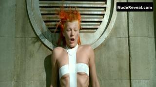 MILLA JOVOVICH nude in The Fifth Element