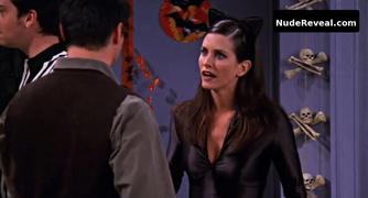 COURTENEY COX nude in Friends
