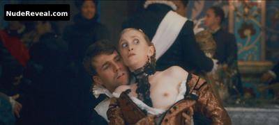 ANAEL SNOEK nude in The Serpent Queen