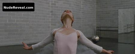NATALIE PORTMAN nude in Black Swan