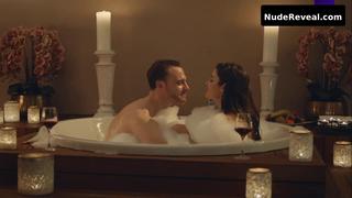 HANDE ERCEL nude in Love Is in the Air