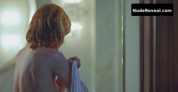 MILLA JOVOVICH nude in Resident Evil