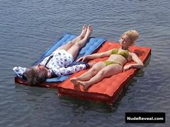 GOLDIE HAWN nude in There