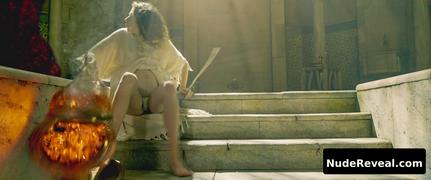 ECE YUKSEL nude in Three Thousand Years of Longing