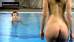 CATERINA MURINO nude in Des jours et des nuits