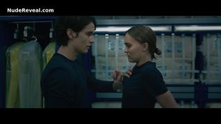 LILY-ROSE DEPP nude in Voyagers