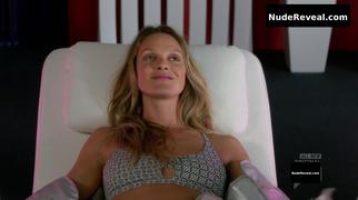 BEAU GARRETT nude in Girlfriends