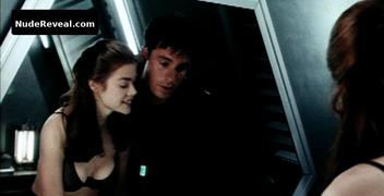 DENISE RICHARDS nude in Starship Troopers