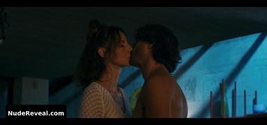 LOUISE BOURGOIN nude in Le Medium