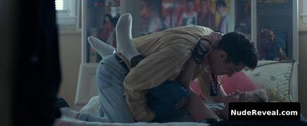 ELENA KAMPOURIS nude in Shoplifters Of The World