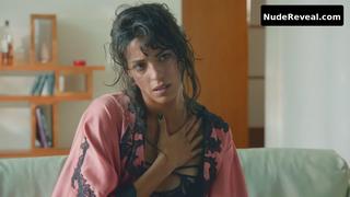 STEPHANIE SIGMAN nude in Arctic Monkeys: Snap Out Of It