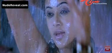 PRIYAMANI nude in Mitrudu