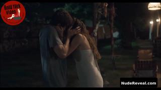 HAZAR ERGUCLU nude in Sakli