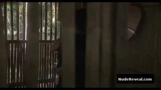 LOVI POE nude in Lihis