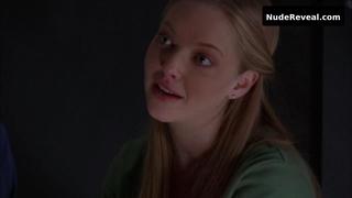 AMANDA SEYFRIED nude in Wildfire