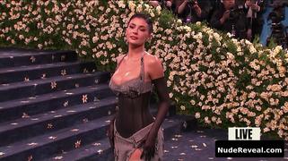KYLIE JENNER nude in E! Live From the Red Carpet