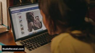 SAMARA WEAVING nude in SMILF