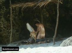 ARA MINA nude in Ang huling birhen sa lupa