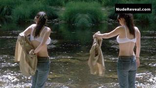 KELLI GARNER nude in Thumbsucker