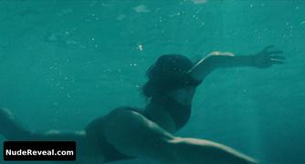 JI-YOUNG YOO nude in Expats