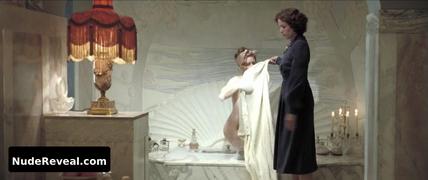 AMY ADAMS nude in Miss Pettigrew Lives for a Day