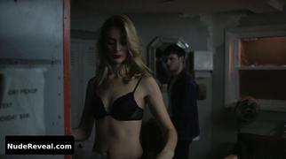 CAITLIN FITZGERALD nude in Sweetbitter