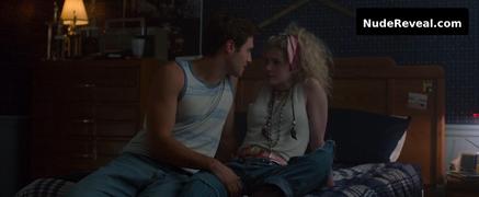 ELENA KAMPOURIS nude in Shoplifters Of The World