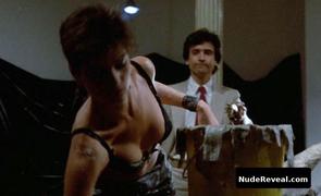 LINDA FIORENTINO nude in After Hours