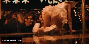 IRIS RUNA nude in O Clube