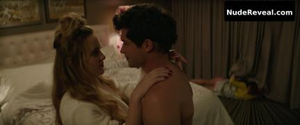LESLIE MANN nude in Blockers