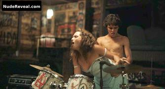 ADRIA ARJONA nude in Los Frikis