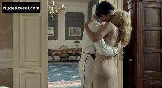 MIRIAM LEONE nude in Diabolik
