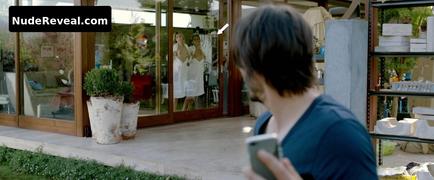 LORENZA IZZO nude in Knock Knock