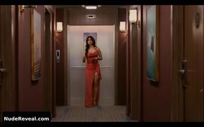 SOUNDARYA SHARMA nude in Housefull 4