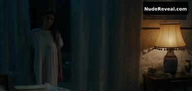 LAETITIA CASTA nude in Une ile