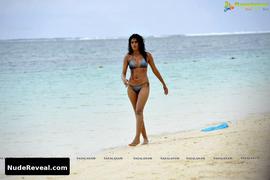 SHRADDHA DAS nude in Mogudu