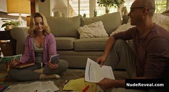 MENA SUVARI nude in Grace And Grit
