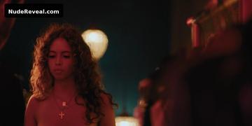 INES CUSTODIO nude in O Clube