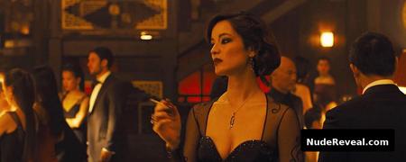 BERENICE MARLOHE nude in Skyfall